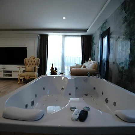 Luxury Boutuiqe Hotel