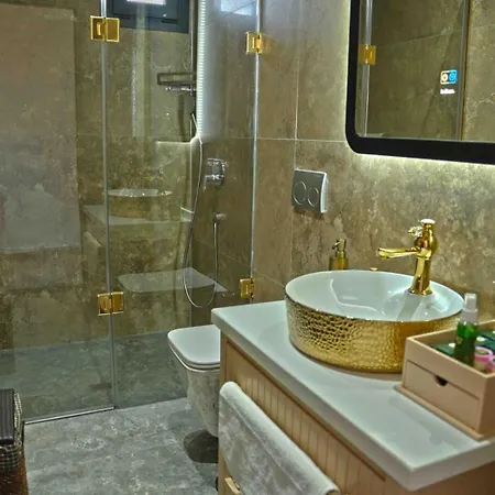 Отель Luxury Boutuiqe